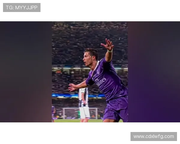 C罗个人净资产突破14亿美元成为全球足坛首位亿万富翁